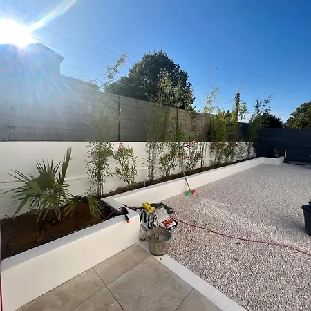 4 Avec Piscine En Bord De Villa *
