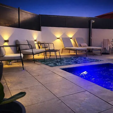 Βίλα 4 Avec Piscine En Bord De