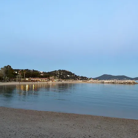 Villa 4 Avec Piscine En Bord De La Garde (Var)