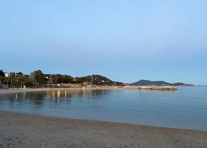 Villa 4 Avec Piscine En Bord De La Garde (Var)