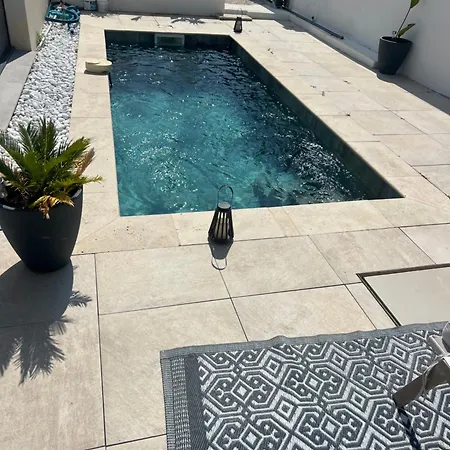 4 Avec Piscine En Bord De Villa *