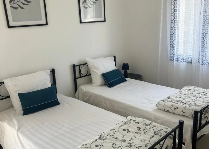 4 Avec Piscine En Bord De * La Garde (Var)