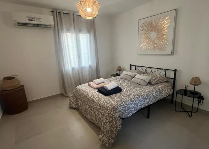 Villa 4 Avec Piscine En Bord De