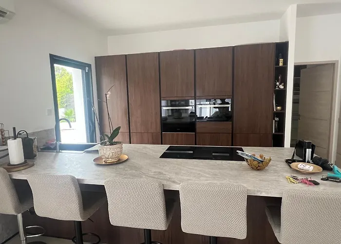 4 Avec Piscine En Bord De * La Garde (Var)